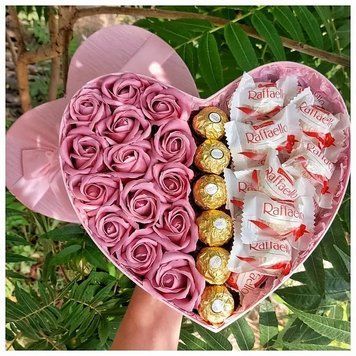 Бокс Серце Ferrero Rocher з мильними трояндами. Крутий подарунок для любимою. Подарунковий набір дівчині, жінці. P0048 фото